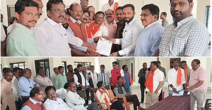 हिंगणघाट येथील विविध समस्येबाबत नगर पालिकेला शिवसेना (उबाठा) व वंचित बहुजन आघाडीच्या वतीने निवेदन.