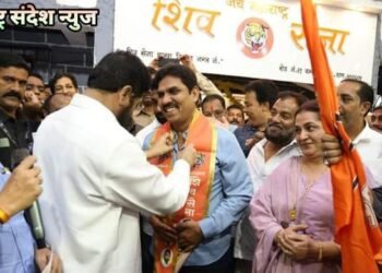 राष्ट्रवादी काँग्रेसचे माजी नगरसेवक हारून खान,पत्नी ज्योती हारून खान यांचा शिवसेनेत जाहीर प्रवेश.