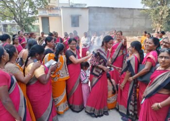 नागपुर न्याय हक्कासाठी अंगणवाडी सेविका आणि कर्मचारी बेमुदत संपावर