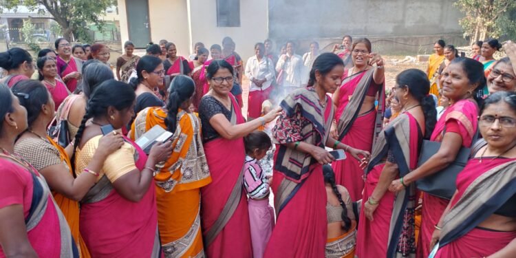 नागपुर न्याय हक्कासाठी अंगणवाडी सेविका आणि कर्मचारी बेमुदत संपावर