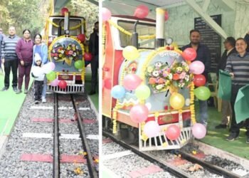 मंडल रेल प्रबंधक ने नागपुर के सेमिनरी हिल्स में वनबाला मिनी ट्रेन को हरी झंडी दिखाकर किया रवाना.