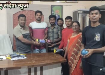 पोलीस भरतीची तयारी करणाऱ्या युवकांना साहित्य वाटप, जि.प. माजी अध्यक्ष अजय कंकडालवार यांचा पुढाकार