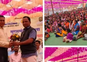 सामाजिक कार्यकर्ते संतोष ताटीकोंडावार अहेरीचे तहसीलदार सुनील सौदांने यांनी श्रीफळ, पुष्पगुच्छ देऊन स्वागत.