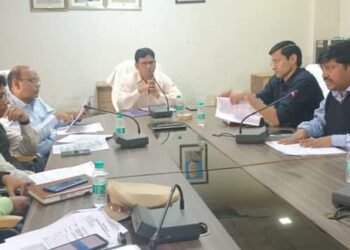 आगामी लोकसभा निवडणुकीच्या अनुषंगाने जिल्हाधिकाऱ्यांनी घेतला नोडल अधिकाऱ्यांचा आढावा बैठक.