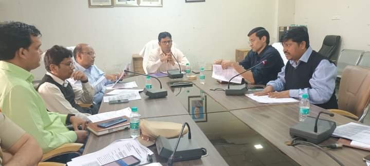 आगामी लोकसभा निवडणुकीच्या अनुषंगाने जिल्हाधिकाऱ्यांनी घेतला नोडल अधिकाऱ्यांचा आढावा बैठक.