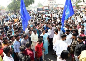 डॉ.बाबासाहेब आंबेडकर यांच्या पुतळ्याची विटंबना, शहरात तणाव, निषेध आणि आंदोलन.