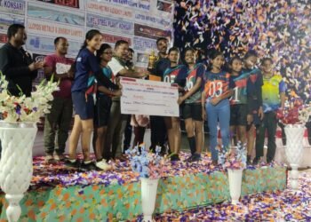 लायड्स मेटल्स अँड एनर्जी लिमिटेड व ल्लोयड्स इन्फिनिटी फॉउंडेशन च्या वतीने जिल्हा स्तरीय व्हालिबाल स्पर्धाचे आयोजन.