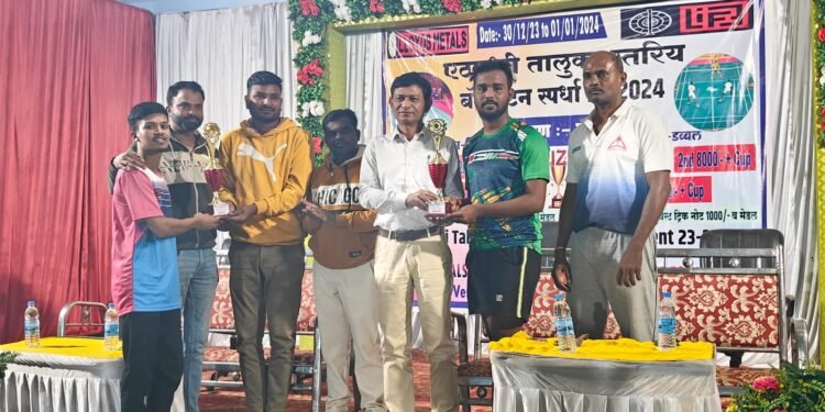 लाईड स्टील मेटल्स यांच्या वतीने एटापल्ली येथे तालुकास्तरीय बॅडमिंटन स्पर्धेचे आयोजन.