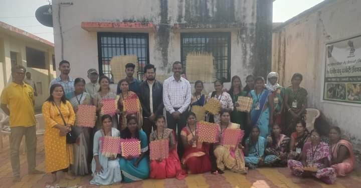 बीआरटीसी च्या नाविन्यपूर्ण उपक्रम, बांबू विणकाम प्रशिक्षणातून महिलांना मिळाले उपजीविकेचे साधन.