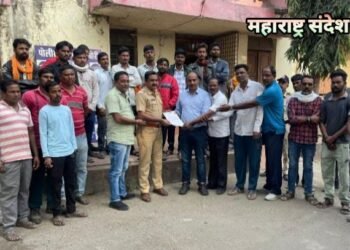 एकता मारोती ट्रान्सपोर्ट संघटनेचे कामबंद आंदोलन, ट्रक चालक विरोधी काळा कायदा परत घेण्याकरिता पोलीस निरीक्षका मार्फत सरकारला निवेदन.