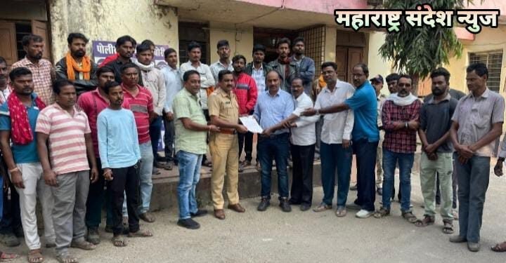 एकता मारोती ट्रान्सपोर्ट संघटनेचे कामबंद आंदोलन, ट्रक चालक विरोधी काळा कायदा परत घेण्याकरिता पोलीस निरीक्षका मार्फत सरकारला निवेदन.