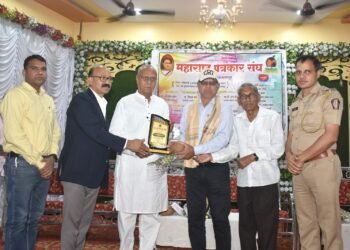 महाराष्ट्र पत्रकार संघातर्फे पत्रकार दिनानिमित्त बल्लारपूरच्या नवरत्नांचा सन्मान.