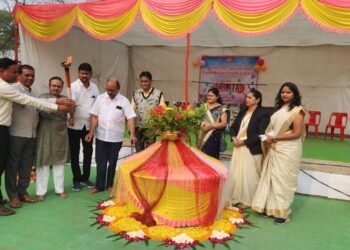 प्रियदर्शनी इंदिरा गांधी इंग्लिश मीडियम स्कूल येथे खेळ महोत्सव संपन्न, यात विविध खेळाचे केले आयोजन.