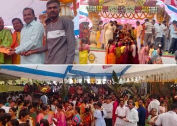 सिरोंचा येथील श्री.गोदादेवी व रंगनाथस्वामी कल्याण महोत्सवाला अजय कंकडालवार दाम्पत्या कडून 21 हजाराची देणगी.