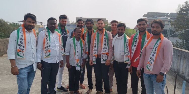 चंद्रपूर जिल्हात अनेक युवकांचा राष्ट्रवादी काँग्रेस पक्षात जाहीर प्रवेश.