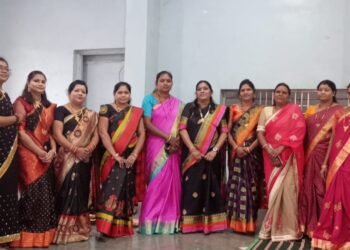 हिंगणघाट येथे महिला मंडळाच्या वतीने मकरसंक्रांत निमित्त उखाणे स्पर्धेचे आयोजन.