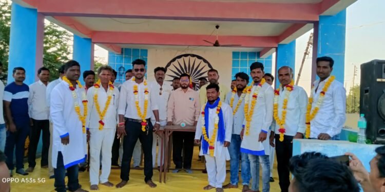 वंचित बहुजन आघाडीची करडगाव येथे शाखेची स्थापना; मोठ्या थाटात फलकाचे अनावरण.