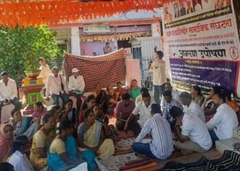 दुर्लक्षित खारेपाट विभागातील समस्याना वाचा फोडण्यासाठी व भावी पिढीच्या भवितव्यासाठी विविध संघटनाचे वाशी येथे आमरण उपोषण