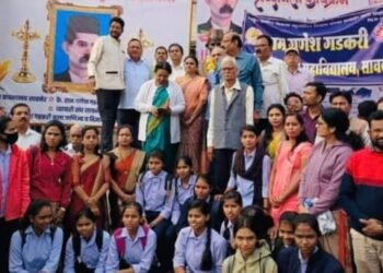 कै.राम गणेश गडकरी यांची 105 वी पुण्यतिथी  दिनी सावनेर येते नागरिकांनी केले अभिवादन.