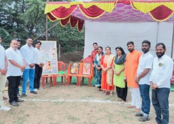 के.सी.सी.एल क्रिकेट क्लब बल्लारपुर द्वारा आयोजित टेनिस बॉल क्रिकेट टूर्नामेंट का उद्घाटन संपन्न.