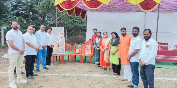 के.सी.सी.एल क्रिकेट क्लब बल्लारपुर द्वारा आयोजित टेनिस बॉल क्रिकेट टूर्नामेंट का उद्घाटन संपन्न.