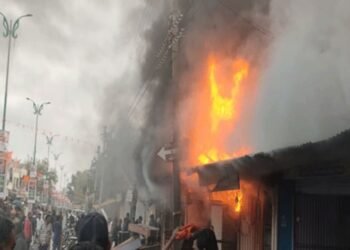 वर्धा जिल्ह्यातील या शहरात लागली दुकानांना भीषण आग, टीव्ही, मोबाईलसह साहित्य जाळून खाक.