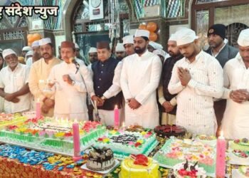 वाकी दरबार येथे हज़रत ताजुद्दीन बाबा यांचा जन्मोत्सव मोठ्या उत्साहात साजरा.