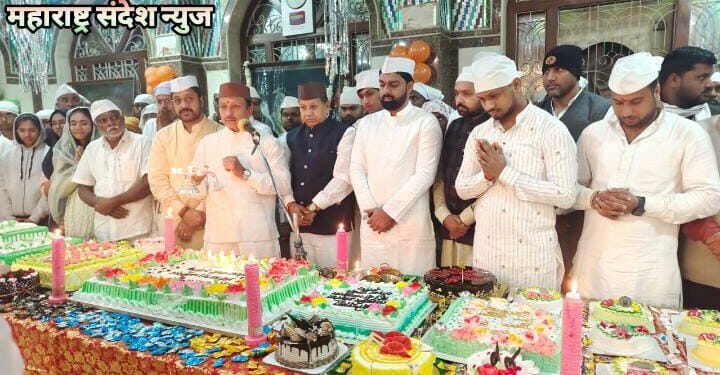 वाकी दरबार येथे हज़रत ताजुद्दीन बाबा यांचा जन्मोत्सव मोठ्या उत्साहात साजरा.