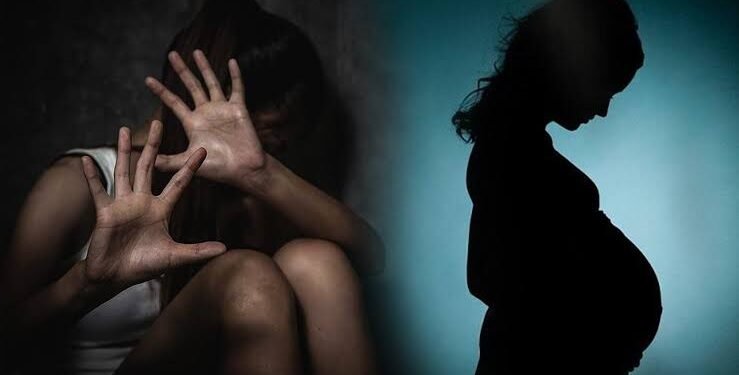 लग्नाचे आमिष दाखवून लैंगिक शोषण; अल्पवयीन मुलगी गर्भवती, आरोपीला १० वर्षांची शिक्षा.