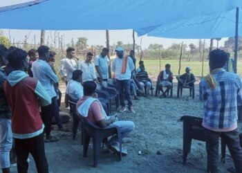गोविंदगाव येथील अपघातात तीन युवकांच्या दुर्देवी मृत्यू, मृतकाच्या घरी संदीप कोरेत यांची सांत्वना भेट.