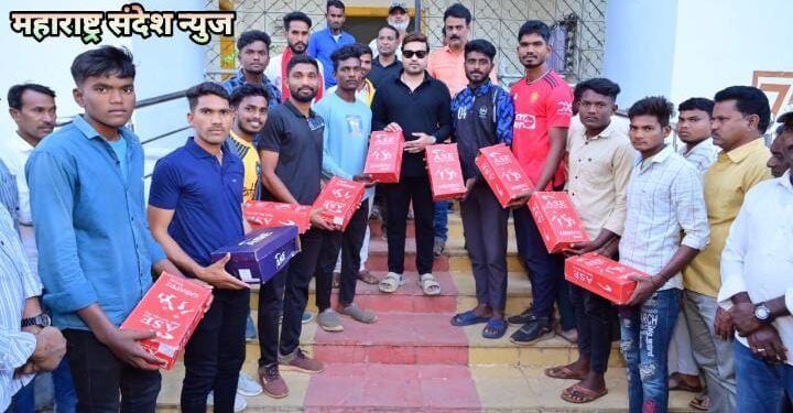 मा. पालकमंत्री अम्ब्रिशराव आत्राम यांनी गडचिरोली येथे होणाऱ्या कबड्डी स्पर्धेत सहभागी होणाऱ्या खेळाडूंना आर्थिक मदत.