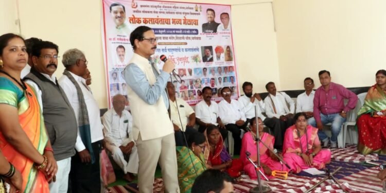 धापेवाडा येथे लोक कलावंतांचा भव्य मेळावा संपन, अनेक कलावंतांनी लावली हजेरी.