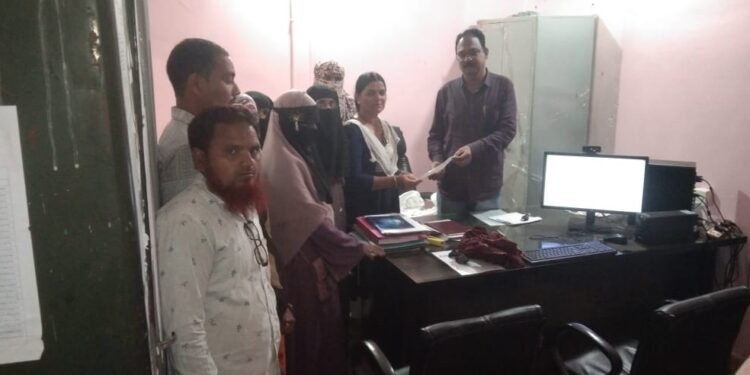 गढूळ पाणी पुरवठा होत असलेल्या नळ वाहिकेची तत्काळ दुरुस्ती करा: समाजवादी पार्टी महिलाच्या वतीने देसाईगंज नगर पालिकेला निवेदन.