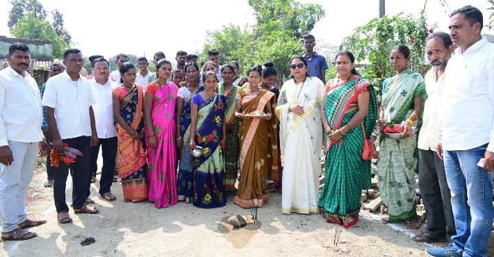 भाग्यश्रीताई आत्राम यांच्या हस्ते महागाव खुर्द येथे विकास कामांचे भूमिपूजन.