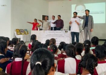 सर्जन दिवसाच्या निमित्ताने जवाहर कन्या शाळेत रस्ता सुरक्षा जागरूकता अभियान संपन्न.