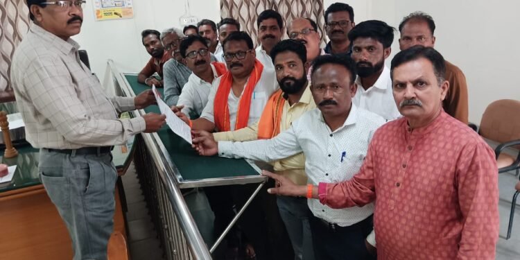 एक्सप्रेस रेल्वे गाड्यांचा थांबा हिंगणघाट रेल्वे स्टेशनला द्या: वर्धा-बल्लारशाह यात्री संघाची मागणी.