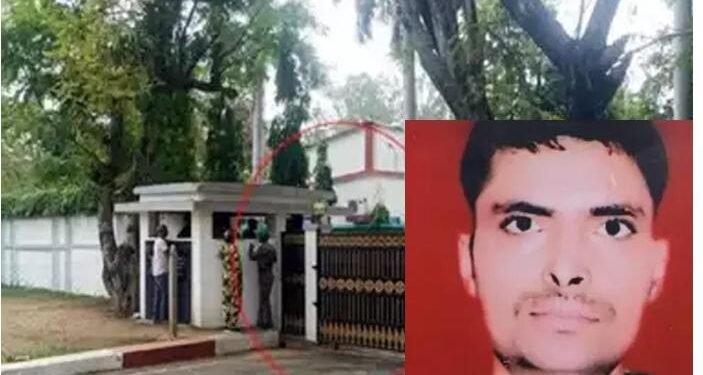 खळबळजनक: जिल्हाधिकारी यांच्या बंगल्यात राज्य राखीव दलाच्या जवानाने स्वतःच्या डोक्यात गोळी झाडून आत्महत्या.