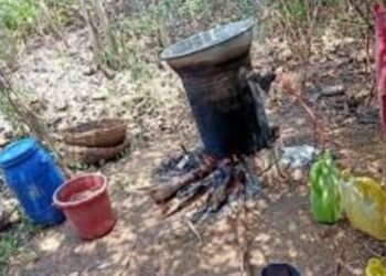 स्थानिक गुन्हे शाखा जिल्हा वर्धा पथकाकडून विविध कारवाही मध्ये मोहा दारू भट्टयावर धडक कार्यवाही.