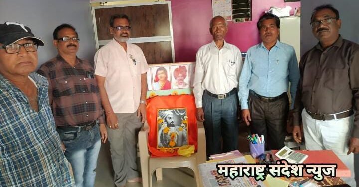 राजर्षी शाहु महाराज नागरी सहकारी पत संस्थेत छत्रपती शिवाजी महाराज यांची जयंती उत्साहात साजरी.