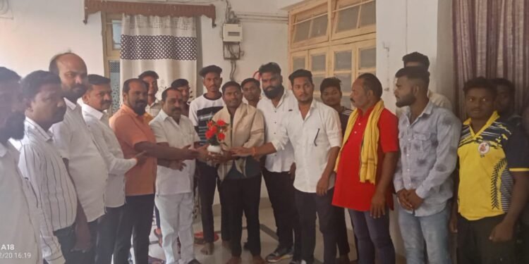 शिवसेना (उद्धव बाळासाहेब ठाकरे) पक्षाच्या वतीने एटापल्ली येथे आढावा बैठक संपन्न.