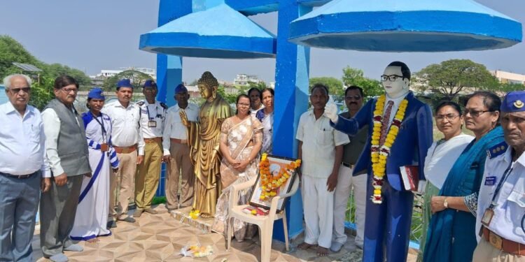 दीक्षाभूमी देसाईगंज येथे समता सैनिक दलाचे आंतर जिल्हा निवासी प्रशिक्षण शिबिर संपन्न.