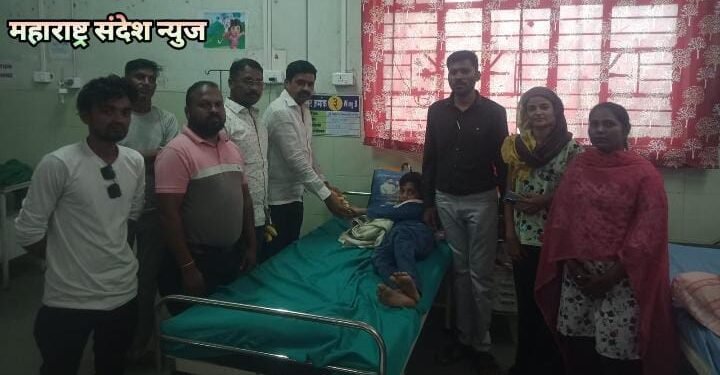 राष्ट्रीय कामगार संघटनेच्या वतीने छत्रपति शिवाजी महाराज जयंती निमित्त उपजिल्हा रुग्णालयात रुग्णांना फळाचे वाटप.