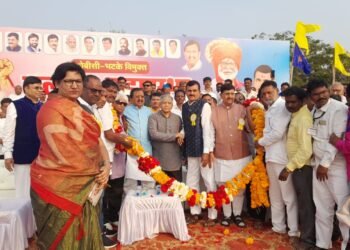 सहा महिन्यांपूर्वी कोणालाही माहिती नसणारा जरांगे पाटील आता शरद पवारांचा बाप झालायः प्रकाश आंबेडकर