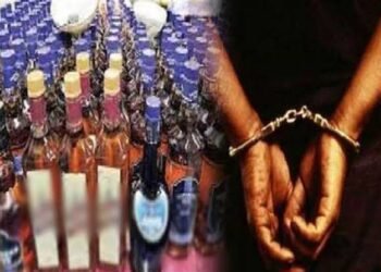 धोत्रा ते येसंबा रस्त्यावर स्थानिक गुन्हे शाखेच्या पथकाने अवैध दारूसह 7 लाख 48 हजाराच्या मुद्देमाल जप्त.