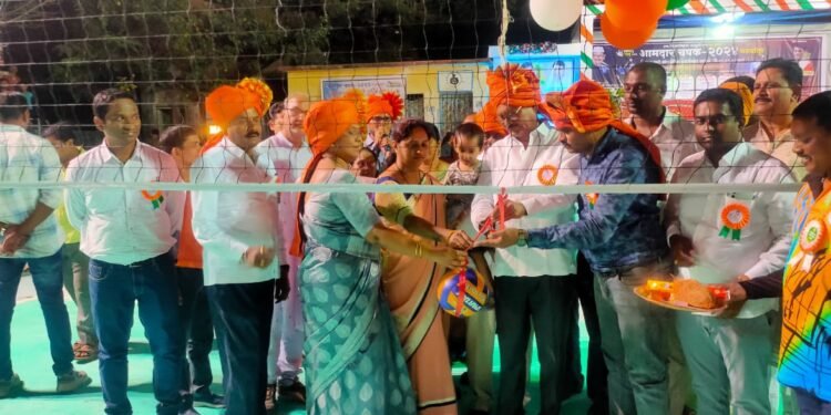 गडचांदूर येथे आमदार चषक व्हॉलिबाल स्पर्धेचे थाटात उद्घाटन.
