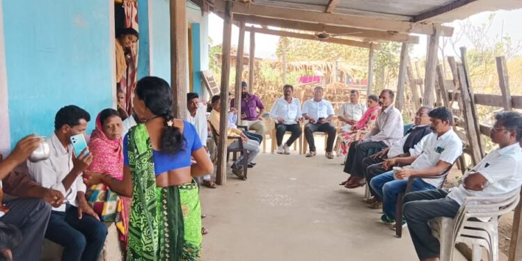 उमानुर येथे आगामी लोकसभा निवडणुकी बाबत तसेच येथील गावातील समस्या बाबत चर्चा.