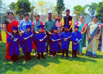 प्रियदर्शिनी इंदिरा गांधी इंग्लिश मिडीयम स्कूल हिंगणाचा वतीने ग्रॅज्युएशन डे साजरा.