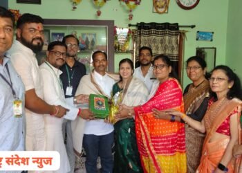 जागतिक महिला दिनानिमित्य महिला मूर्तीकार रुपाली मोरेश्वर वरवाडे यांचा सत्कार.