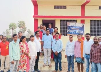 माजी जि.प.अध्यक्ष तथा अहेरी बाजार समिती सभापती अजय कंकडालवार यांच्या हस्ते नवीन वर्ग खोलीचे लोकार्पण.