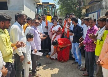 मंठा शहराच्या विकास कामांसाठी निधी कमी पडू देणार नाही: उदयसिंह बोराडे, दलित वस्तीतील १० लक्ष रस्त्यांच्या सिमेंट रोड कामाचे शुभारंभ.